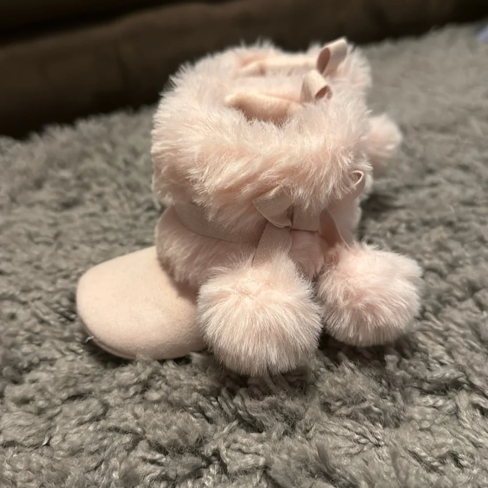 NWOT Stepping Stones Pink Fur Boots